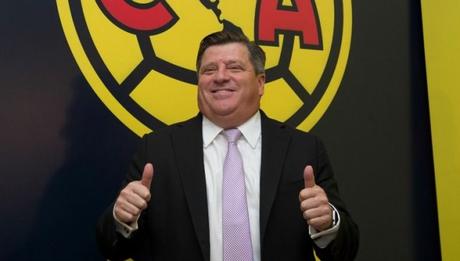 “Piojo” Herrera de los técnicos que mas clásicos ha ganado “Piojo” Herrera de los técnicos que mas clásicos ha ganado