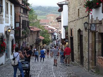 Santillana del Mar, Cantabria con sus típicas calles empedradas