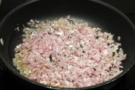 Corvina en salsa de azafrán Corvina en salsa de azafrán