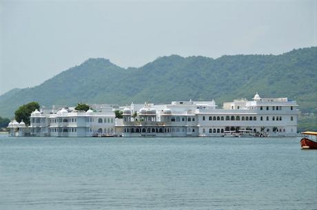 Dónde ves a James Bond todas las noches: Udaipur – Where you can watch James Bond all the nights: Udaipur Dónde ves a James Bond todas las noches: Udaipur – Where you can watch James Bond all the nights: Udaipur