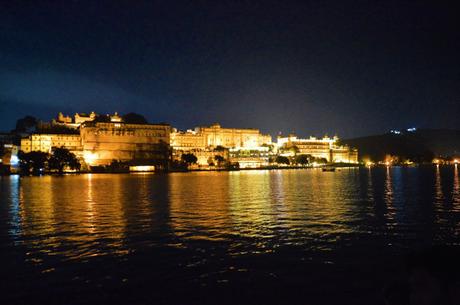 Dónde ves a James Bond todas las noches: Udaipur – Where you can watch James Bond all the nights: Udaipur