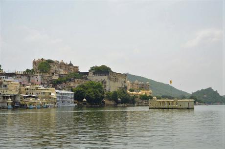 Dónde ves a James Bond todas las noches: Udaipur – Where you can watch James Bond all the nights: Udaipur