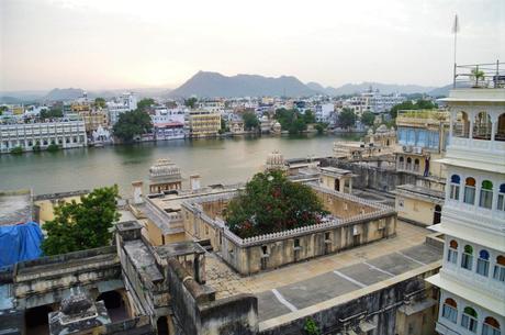 Dónde ves a James Bond todas las noches: Udaipur – Where you can watch James Bond all the nights: Udaipur