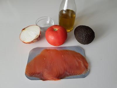 TARTAR DE SALMÓN AHUMADO