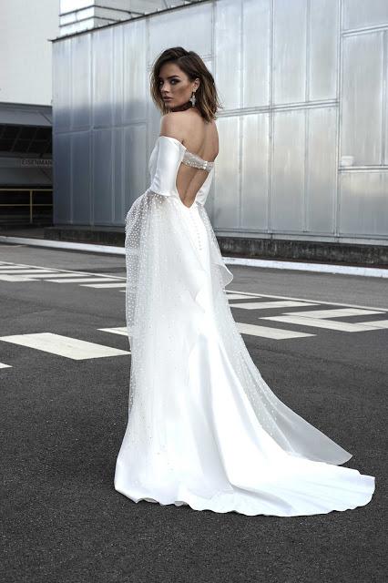 Rime Arodaky presenta THE RUNAWAYS su nueva colección 2018 para novias de espíritu libre