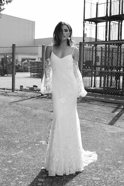 Rime Arodaky presenta THE RUNAWAYS su nueva colección 2018 para novias de espíritu libre