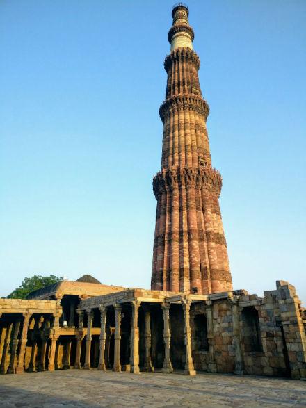Viajar a India con conductor: experiencia y recorrido minarete-delhi