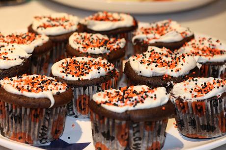 TALLER HALLOWEEN CON ANNIE TALLER HALLOWEEN CON ANNIE