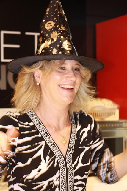 TALLER HALLOWEEN CON ANNIE TALLER HALLOWEEN CON ANNIE