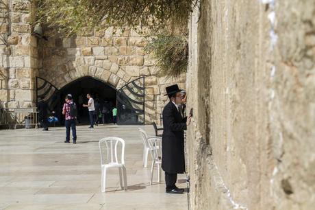 Importante descubrimiento arqueológico: descubiertos gran parte del Muro Occidental y un teatro romano después de 1,700 años. Importante descubrimiento arqueológico: descubiertos gran parte del Muro Occidental y un teatro romano después de 1,700 años.