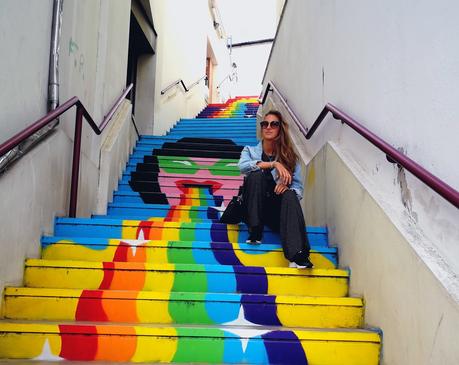 Visita al Umbrella Sky Project en Agueda, con look sporty chic