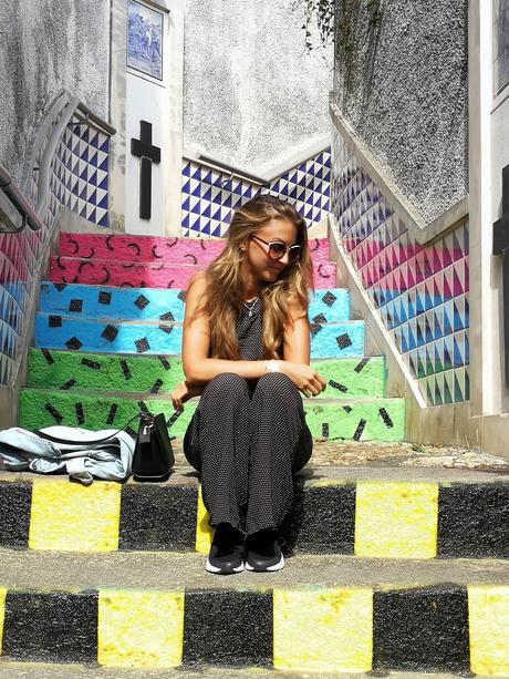 Visita al Umbrella Sky Project en Agueda, con look sporty chic