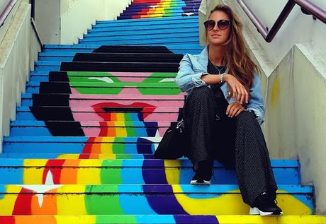 Visita al Umbrella Sky Project en Agueda, con look sporty chic