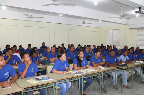 Alto entusiasmo en curso aeronáutica civil imparte IDAC en Neiba.