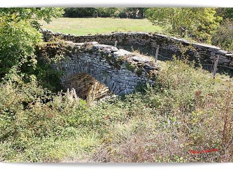Puente del Camino Viejo en Archúa