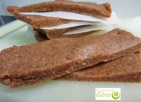 Barritas de avena, coco, dátiles y almendras Barritas de avena, coco, dátiles y almendras