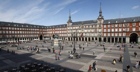La Plaza Mayor es verde por 3 días…y a los madrileños les encanta!