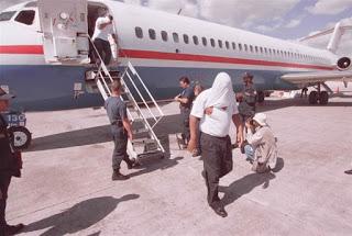 LLegan 74 dominicanos deportados por EEUU