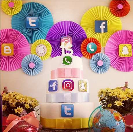 Escoge tu red social y decora tu fiesta