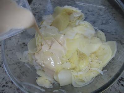 volcar sobre las patatas Milhojas de patata relleno olla GM