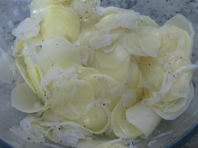 Cortar las patatas y cebolla Milhojas de patata relleno olla GM