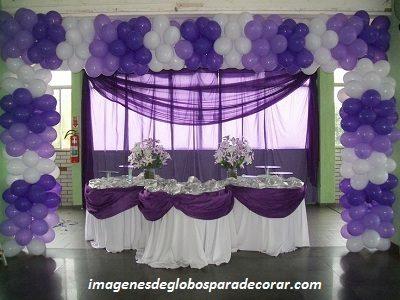 adornos de globos para quince años mesa