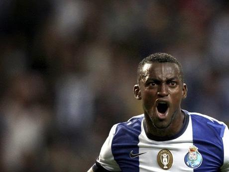 El Atlético de Madrid llama a la puerta de Jackson Martínez