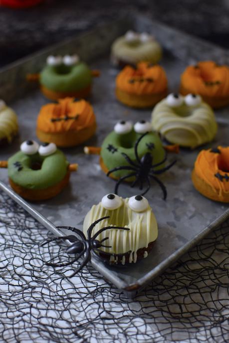 Mini Donuts al horno: Caritas de Halloween.