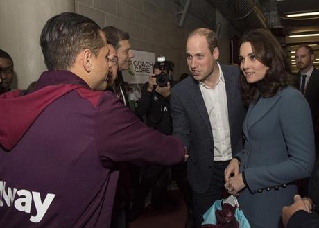 ‘Chicharito’ Hernández conoce al príncipe Guillermo y  Kate Middleton