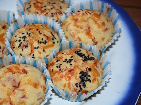 Muffins de salami y cuatro quesos