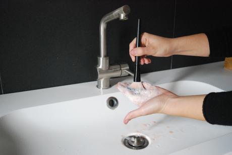 Cómo cuidar y conservar las brochas de maquillaje Cómo cuidar y conservar las brochas de maquillaje