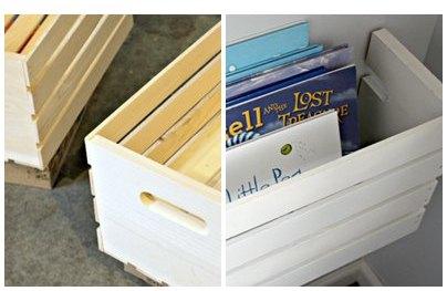 Con un cajón de frutas construyó un almacenamiento de libros para una sala de juegos Con un cajón de frutas construyó un almacenamiento de libros para una sala de juegos
