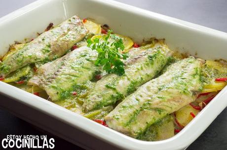 Receta de caballa al horno con patatas y pimientos Receta de caballa al horno con patatas y pimientos