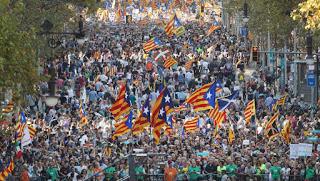 Protestas en Barcelona tras el anuncio del cese del Gobierno catalán [+ transmisión en vivo]