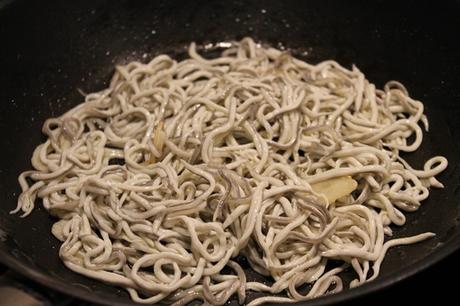 Ensalada de Gulas con brotes tiernos Ensalada de Gulas con brotes tiernos