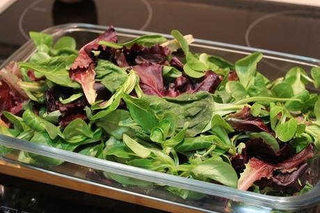 Ensalada de Gulas con brotes tiernos Ensalada de Gulas con brotes tiernos
