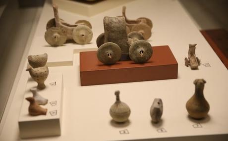 Arqueólogos descubren el juguete más antiguo que se conoce en Turquía: Un carrito de caballos