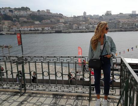 Total look denim en Oporto Total look denim en Oporto
