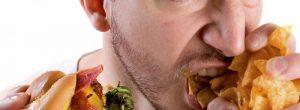 Un nuevo estudio muestra que el estrĂŠs puede ser tan poco saludable como la comida chatarra