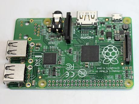 Miniportatil basado en una Raspberry Pi 3 Miniportatil basado en una Raspberry Pi 3