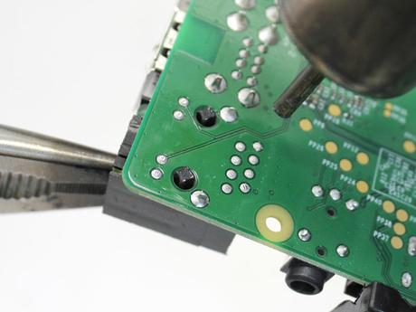 Miniportatil basado en una Raspberry Pi 3 Miniportatil basado en una Raspberry Pi 3