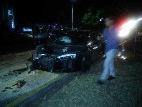 Alan Pulido sufre accidente automovilístico Alan Pulido sufre accidente automovilístico