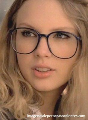 famosas con lentes de aumento taylor