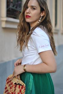The green pleated skirt The green pleated skirt