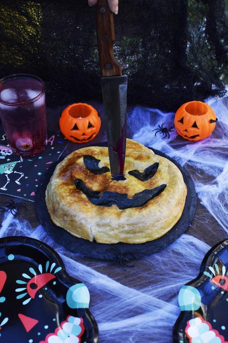 Halloween Pumpkin Pizza (Pizza Calabaza)