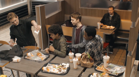 La genial cámara oculta de Burger King con la que lucha contra el bullying