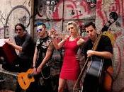 Jenny Mexicats dejan Fantasmas acústico