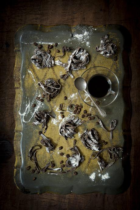 PASTA AL CAFÉ CON SETAS CONFITADAS