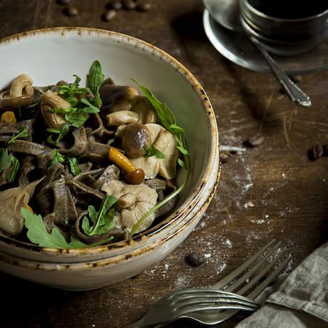 PASTA AL CAFÉ CON SETAS CONFITADAS