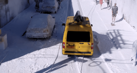 Warner Bros. “congela” una calle para gastar una broma y promocionar su película Geostorm Warner Bros. “congela” una calle para gastar una broma y promocionar su película Geostorm